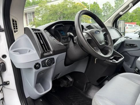 Used 2018 Ford Transit 250 148 High Roof RWD image 10