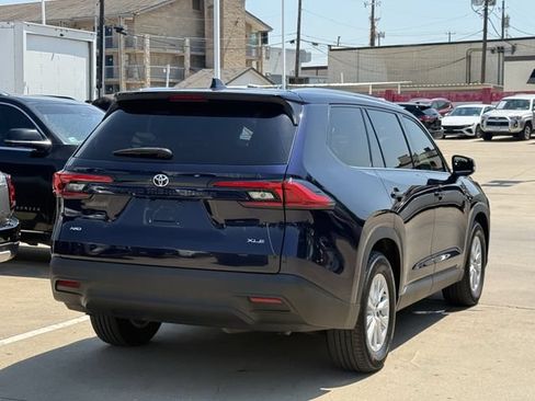 Used 2024 Toyota Grand Highlander AWD image 4