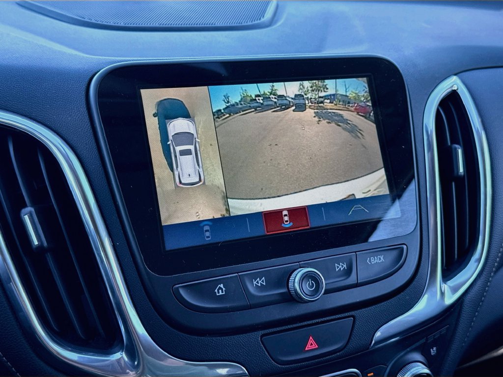 Used 2018 Chevrolet Equinox Premier w/ Infotainment II Package AWD/4WD image 25