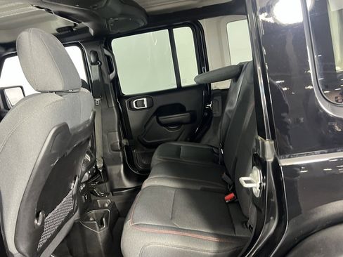 Certified 2025 Jeep Wrangler Unlimited Rubicon image 26