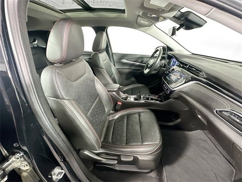 Used 2023 Chevrolet Bolt EUV Premier w/ Sun & Sound Package image 31