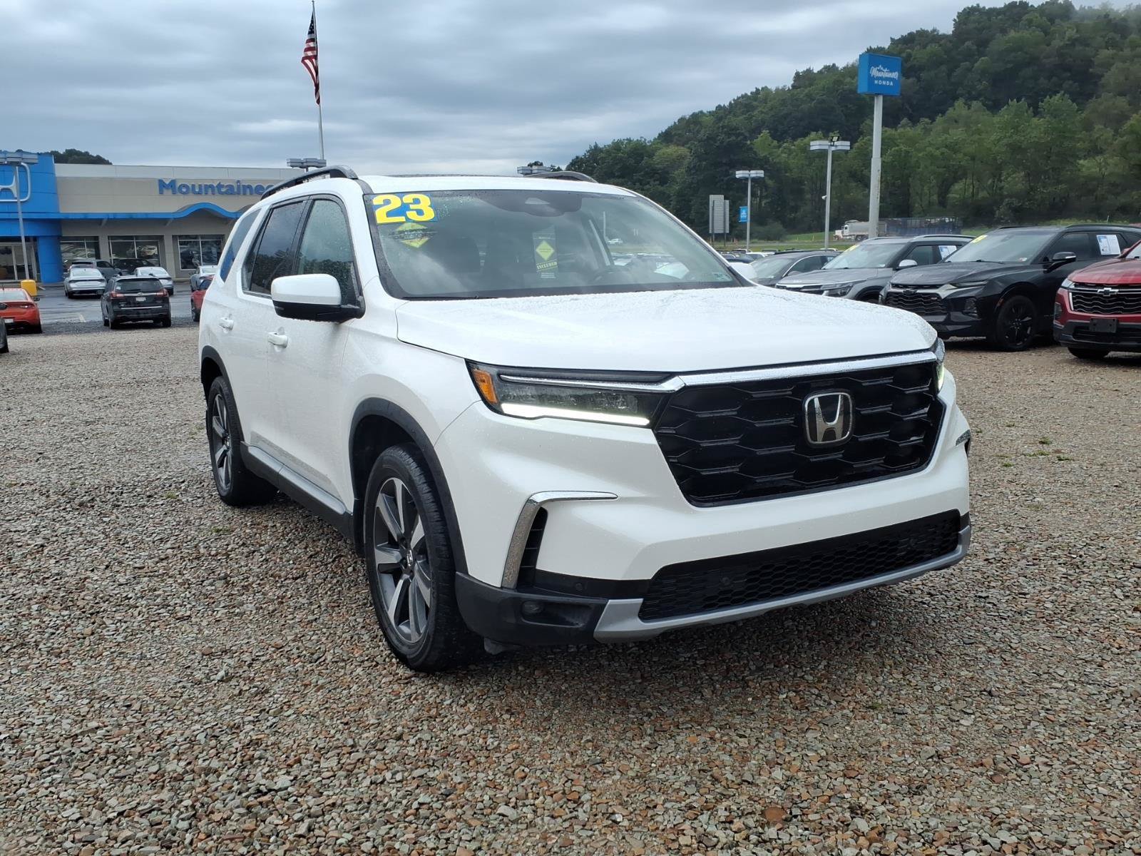 Certified 2023 Honda Pilot Touring image 3