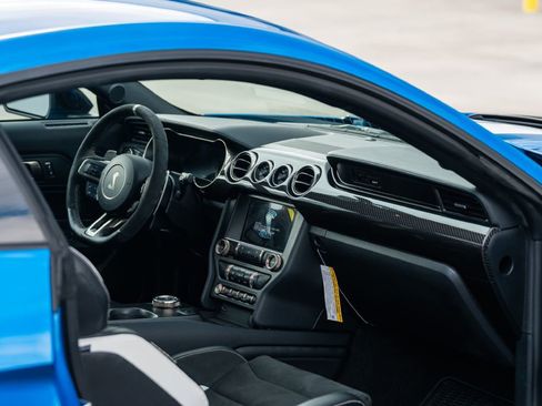 Used 2021 Ford Mustang Shelby GT500 w/ Carbon Fiber Track Pack image 26