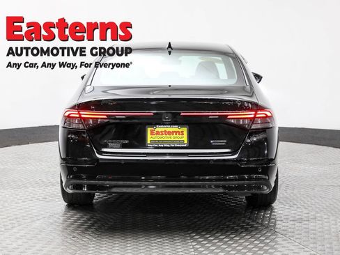 Used 2024 Honda Accord Touring image 6