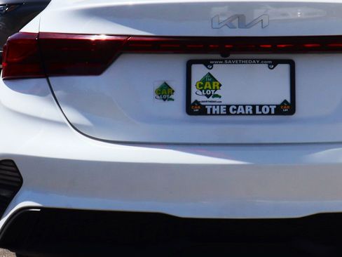 Used 2023 Kia Forte LXS w/ LXS Technology Package image 19