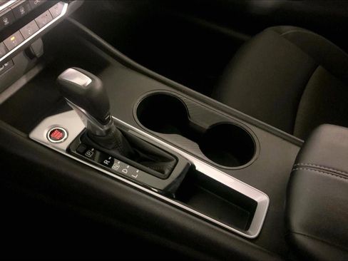 Used 2025 Nissan Altima 2.5 SV FWD image 17