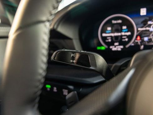 Used 2025 Porsche 911 Carrera 4 GTS image 36