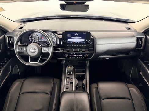 Used 2024 Nissan Pathfinder SL w/ Black Appearance Package FWD image 12