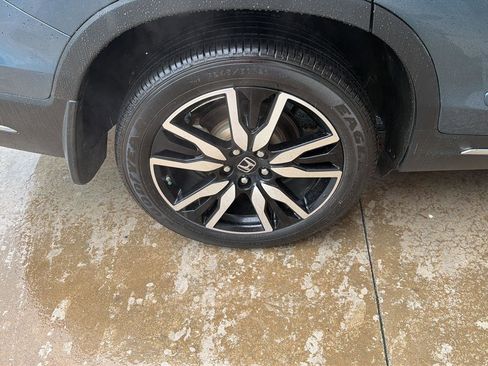 Used 2020 Honda Pilot Touring image 42
