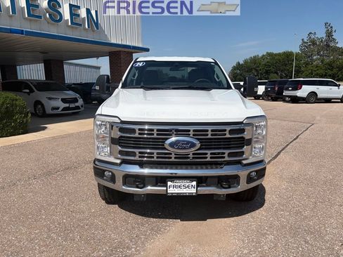 Used 2024 Ford F350 XLT w/ FX4 Off-Road Package AWD/4WD image 9