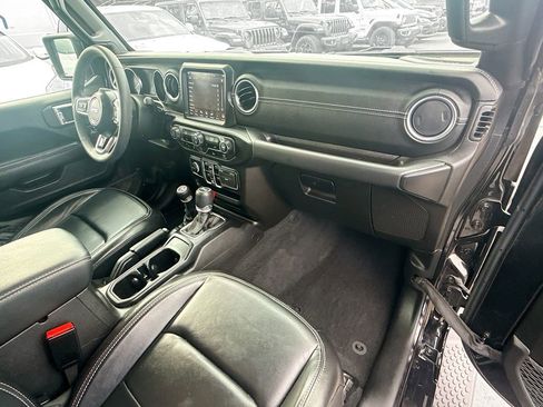 Used 2023 Jeep Wrangler Unlimited Sahara image 32