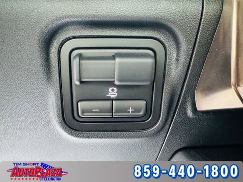 Used 2025 GMC Hummer EV 2X image 38