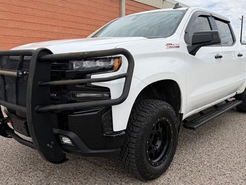 Used 2019 Chevrolet Silverado 1500 LT Trail Boss w/ Convenience Package AWD/4WD image 3