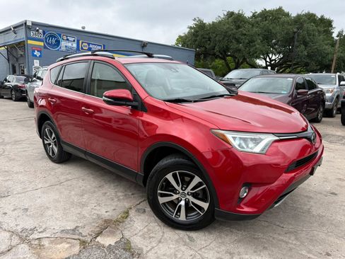 Used 2017 Toyota RAV4 XLE FWD image 1