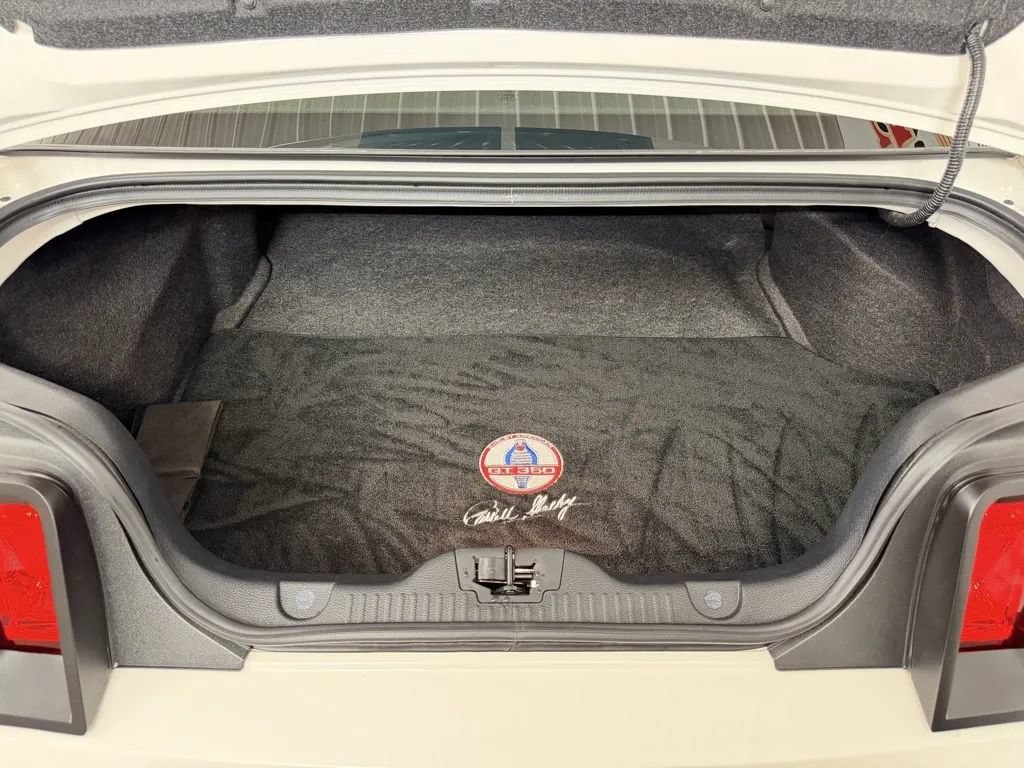 Used 2012 Ford Mustang GT RWD image 31