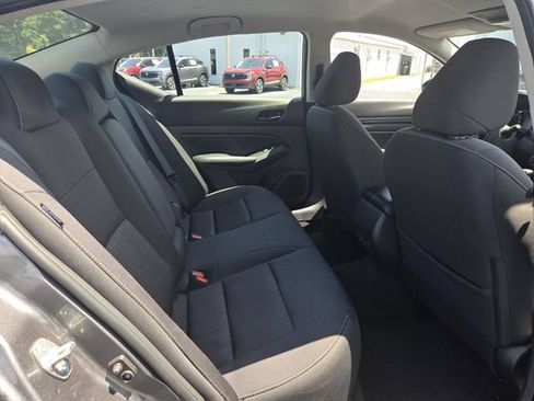 Used 2025 Nissan Altima 2.5 SV FWD image 14