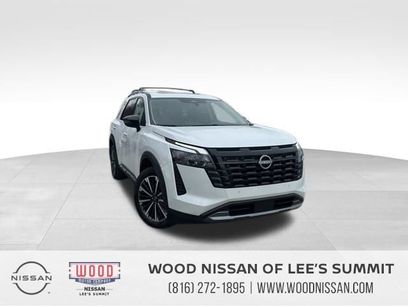 New 2026 Nissan Pathfinder Platinum w/ Cargo Package