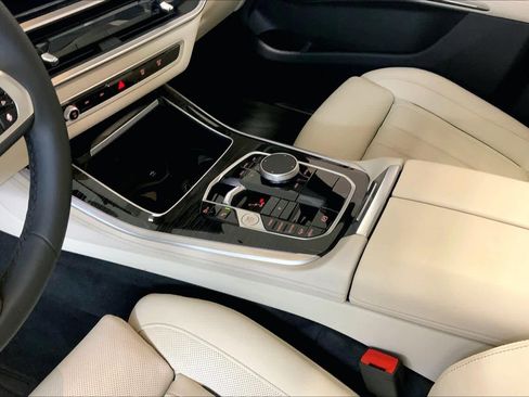 Certified 2025 BMW X5 xDrive40i w/ M Sport Package image 16