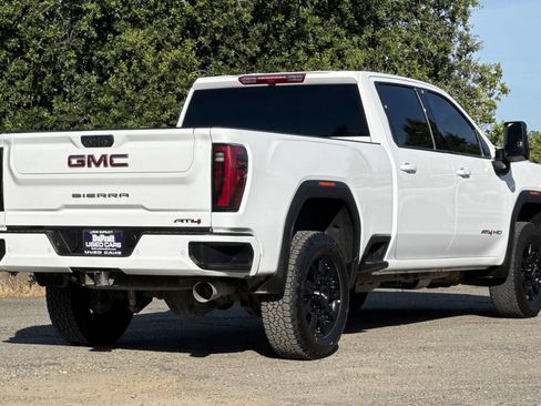 Used 2025 GMC Sierra 2500 AT4 AWD/4WD image 4