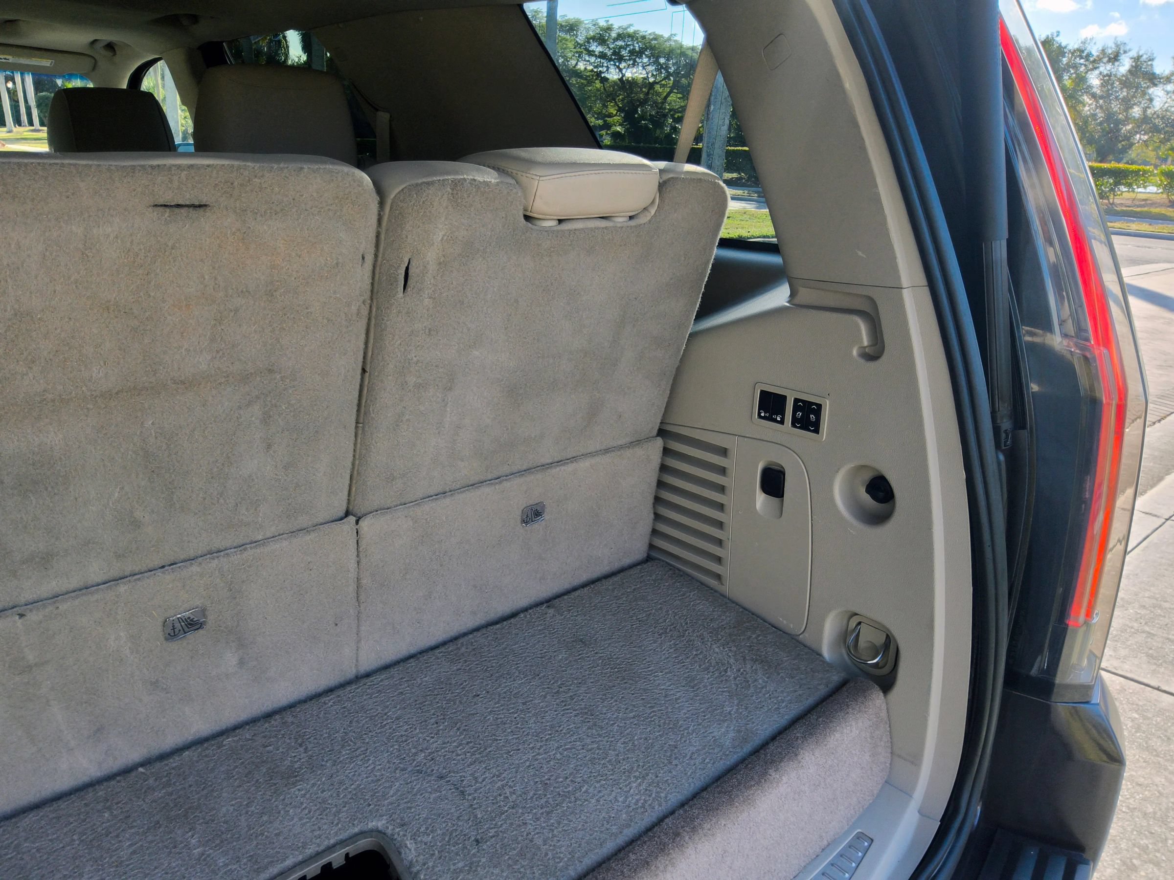 Used 2016 Cadillac Escalade Luxury AWD/4WD image 52