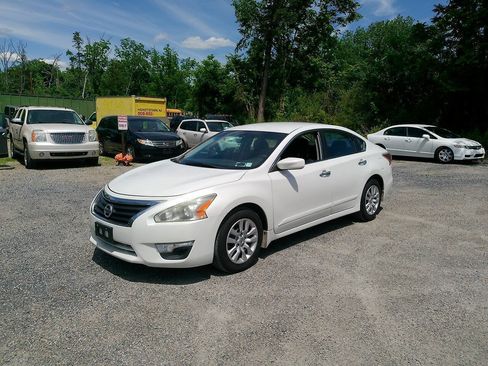 Used 2014 Nissan Altima 2.5 S FWD image 2