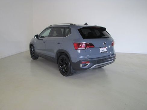 Used 2022 Volkswagen Taos SE image 22