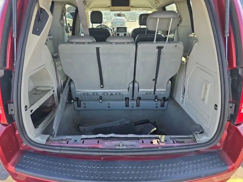 Used 2008 Chrysler Town & Country Touring image 15