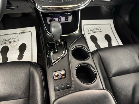 Used 2017 Toyota Avalon XLE Premium image 17