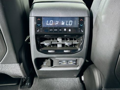 Used 2024 Jeep Grand Cherokee Summit AWD/4WD image 26