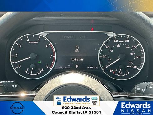 Used 2023 Nissan Rogue SV AWD/4WD image 16