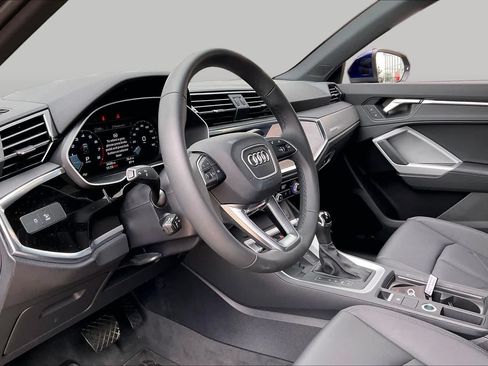 Certified 2025 Audi Q3 2.0T Premium w/ Convenience Package AWD/4WD image 17