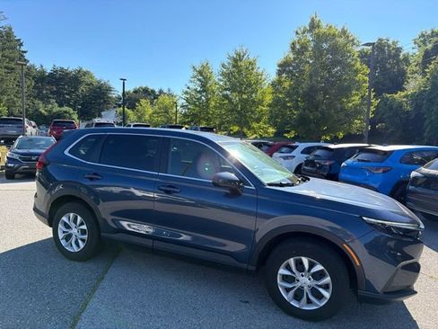 Used 2025 Honda CR-V LX image 5