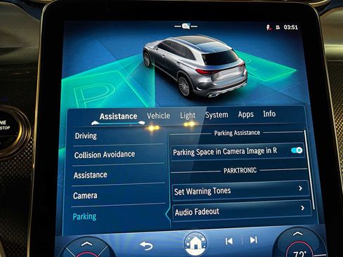 Used 2025 Mercedes-Benz GLC 300 4MATIC image 37