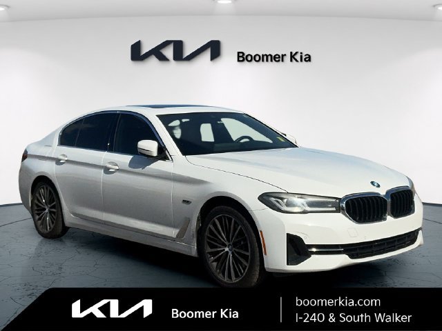 Used 2023 BMW 530e xDrive AWD/4WD image 3