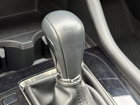 Used 2021 MAZDA MAZDA3 Hatchback w/Premium Plus Pkg image 24