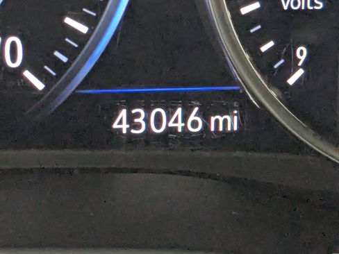 Used 2023 Buick Enclave Premium w/ Experience Buick Package image 33