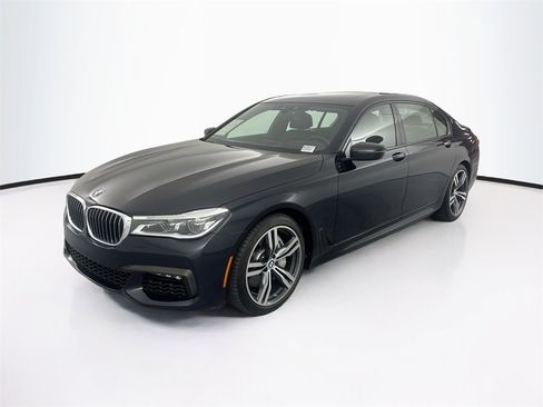 Used 2019 BMW 750i 750i image 1