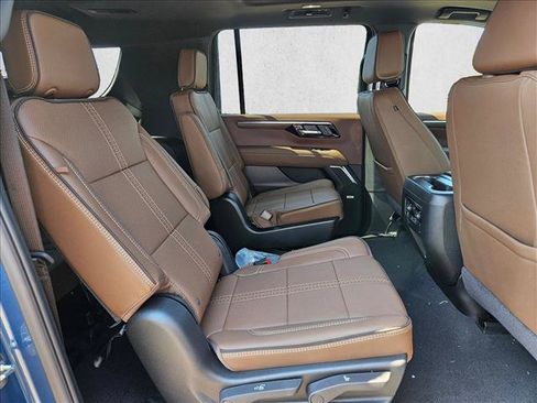 New 2026 Chevrolet Suburban High Country AWD/4WD image 16