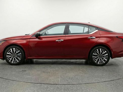 Used 2025 Nissan Altima 2.5 SV image 5
