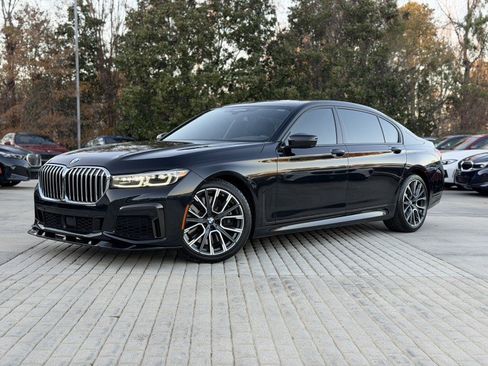 Used 2021 BMW 740i w/ M Sport Package image 1