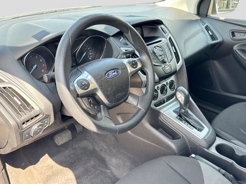 Used 2012 Ford Focus SE FWD image 2