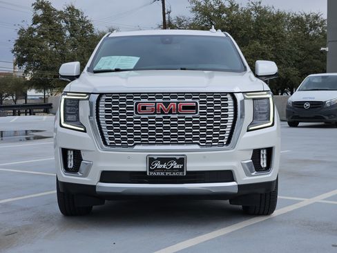 Used 2022 GMC Yukon XL Denali image 6