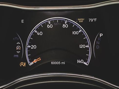 Used 2019 Jeep Grand Cherokee Overland w/ Interior Metal Package AWD/4WD image 11