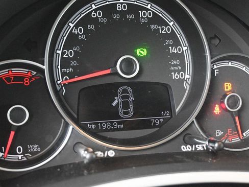 Used 2019 Volkswagen Beetle 2.0T FWD image 3