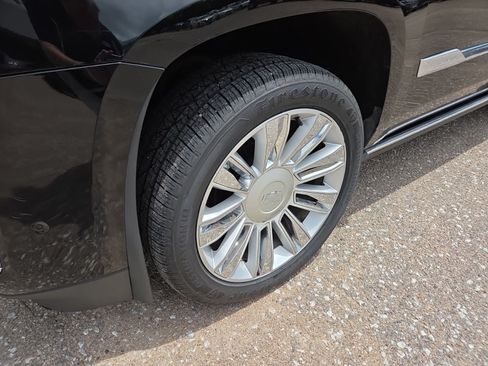 Used 2017 Cadillac Escalade Platinum AWD/4WD image 17