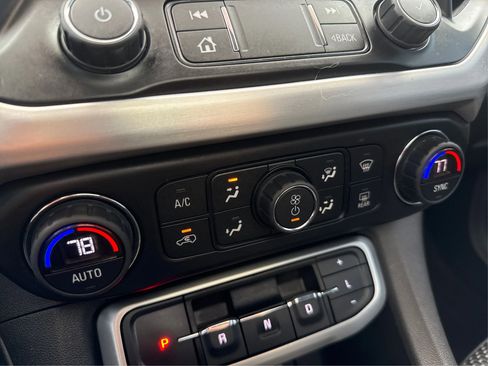 Used 2020 GMC Acadia SLE w/ Driver Convenience Package image 28