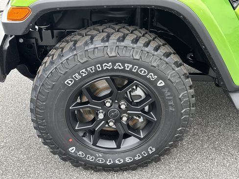 New 2025 Jeep Gladiator Sport image 12