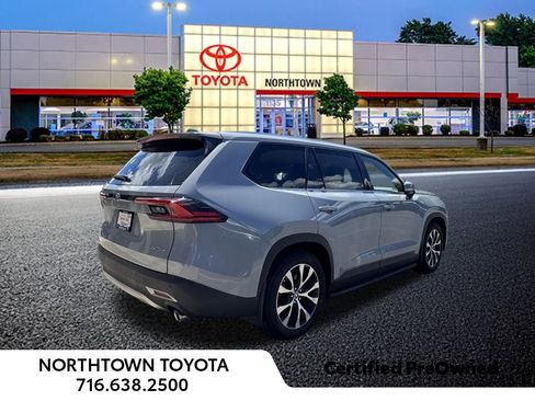 Used 2025 Toyota Grand Highlander AWD Hybrid image 30