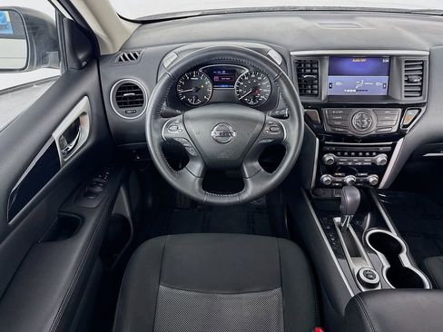 Used 2020 Nissan Pathfinder SV image 23