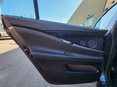 Used 2011 BMW 550i image 18